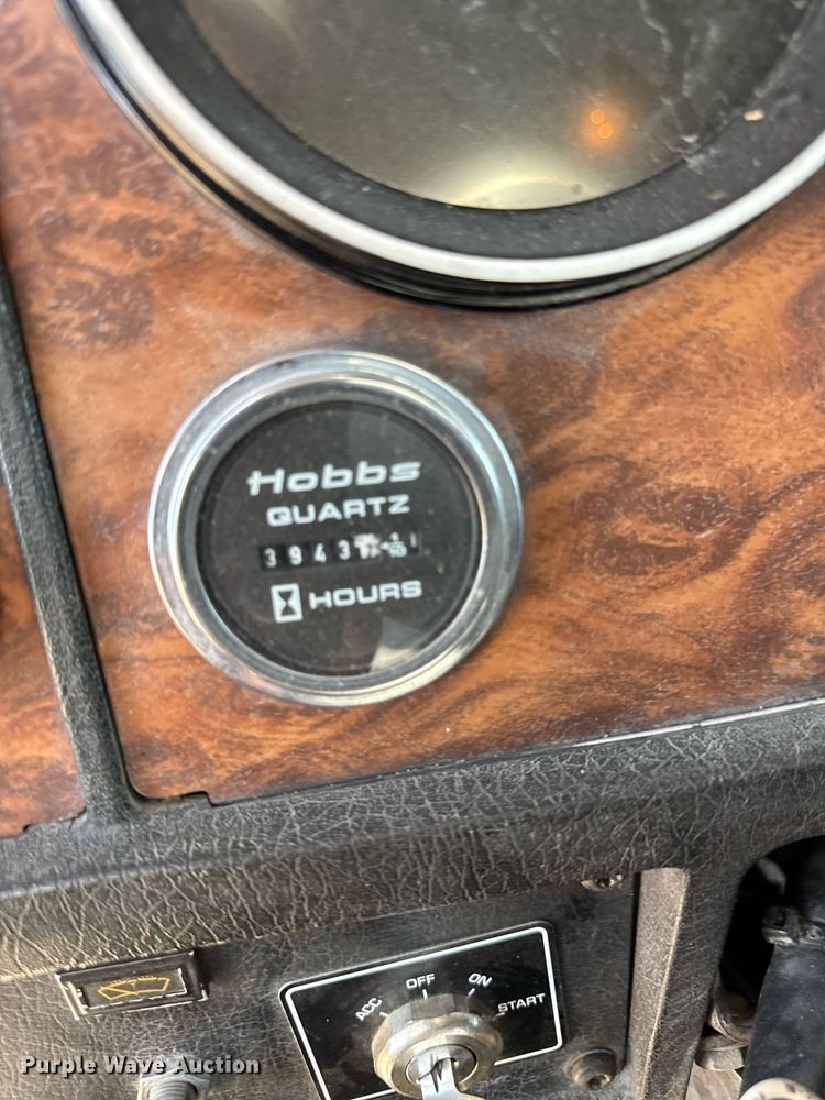 image for item EM3746 2000 Kenworth T800 semi truck