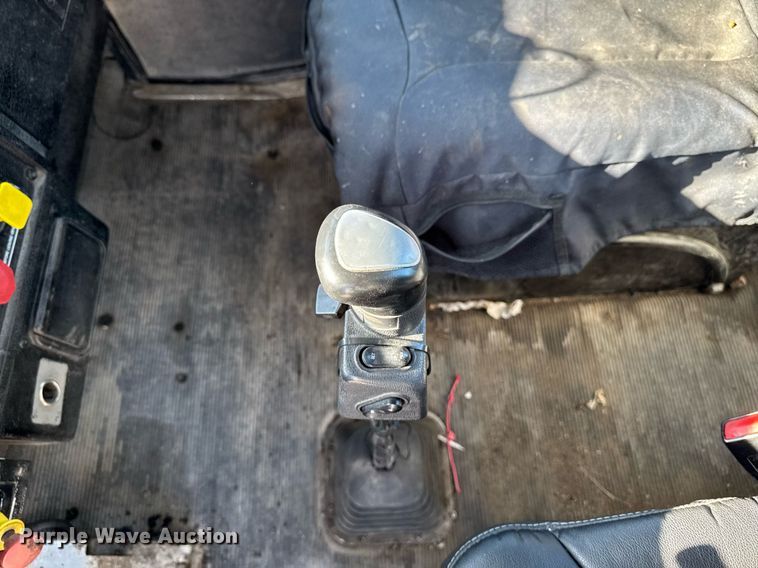 image for item EM3746 2000 Kenworth T800 semi truck