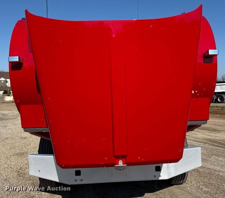 image for item EM3746 2000 Kenworth T800 semi truck