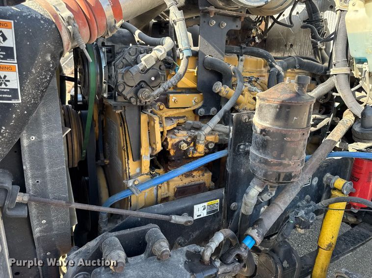 image for item EM3746 2000 Kenworth T800 semi truck