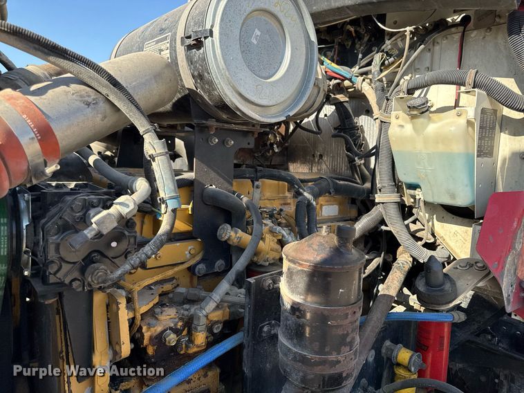 image for item EM3746 2000 Kenworth T800 semi truck