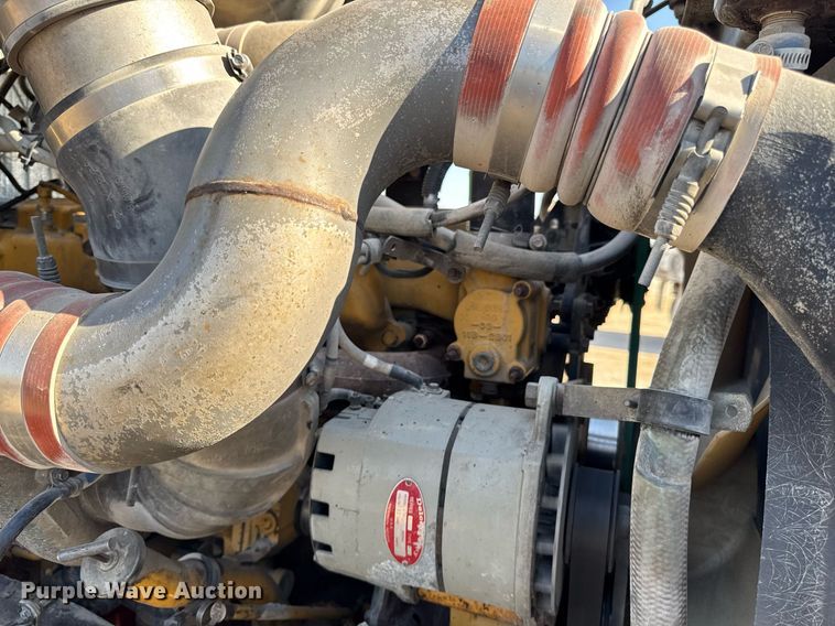 image for item EM3746 2000 Kenworth T800 semi truck