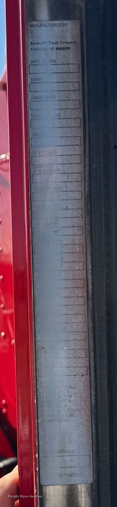 image for item EM3746 2000 Kenworth T800 semi truck