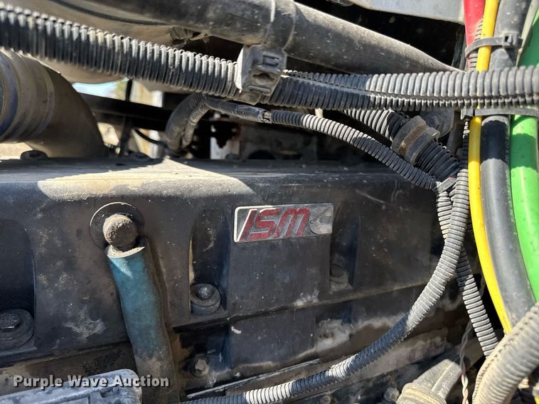 image for item EM3747 2002 Freightliner FLD112SD semi truck