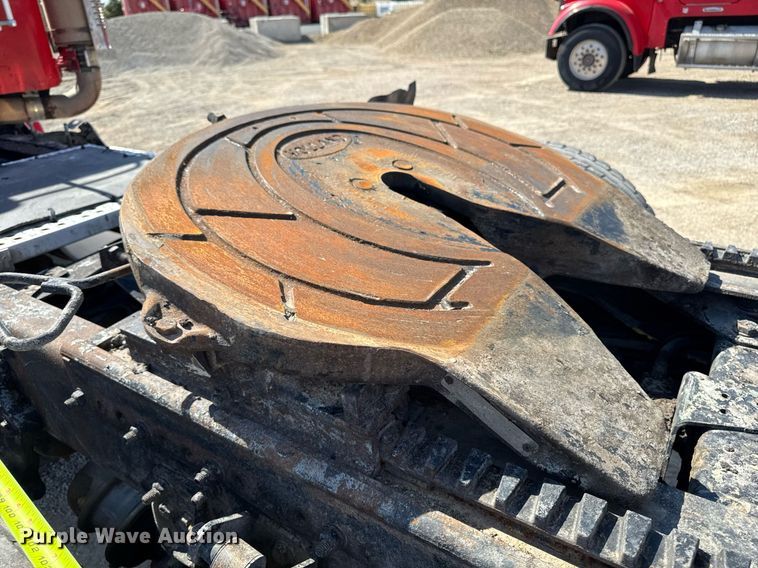 image for item EM3748 2002 Freightliner FLD112SD semi truck