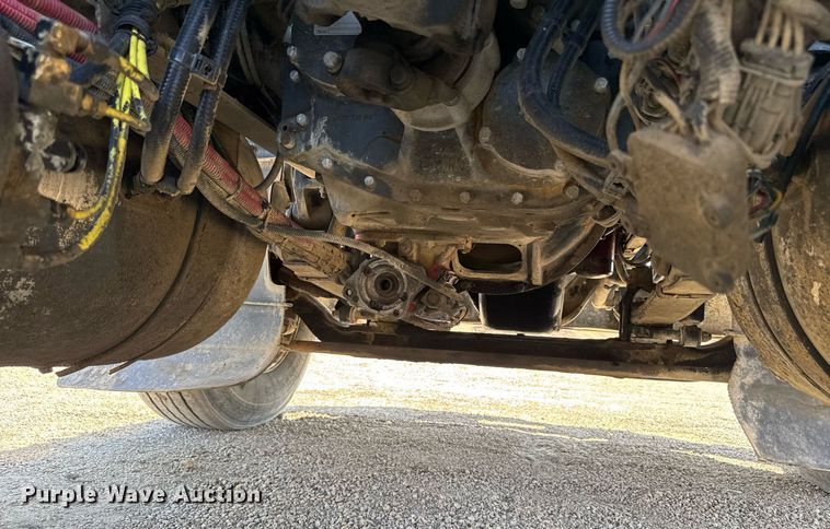 image for item EM3748 2002 Freightliner FLD112SD semi truck