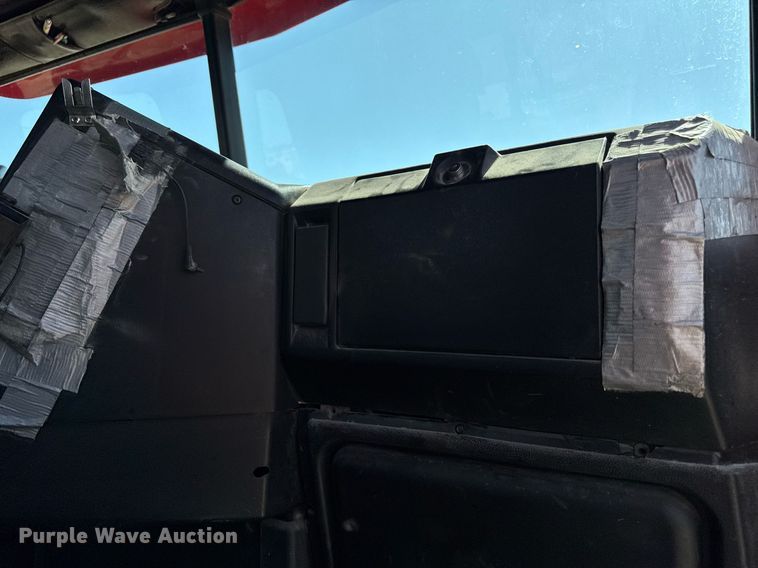 image for item EM3748 2002 Freightliner FLD112SD semi truck