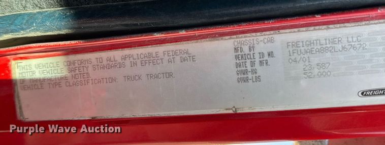 image for item EM3748 2002 Freightliner FLD112SD semi truck