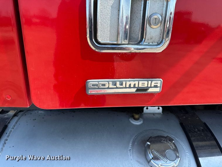 image for item EM3749 2003 Freightliner Columbia semi truck