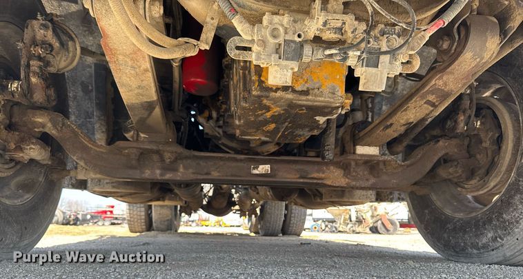 image for item EM3749 2003 Freightliner Columbia semi truck