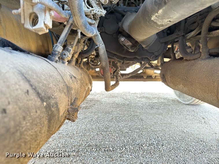 image for item EM3749 2003 Freightliner Columbia semi truck