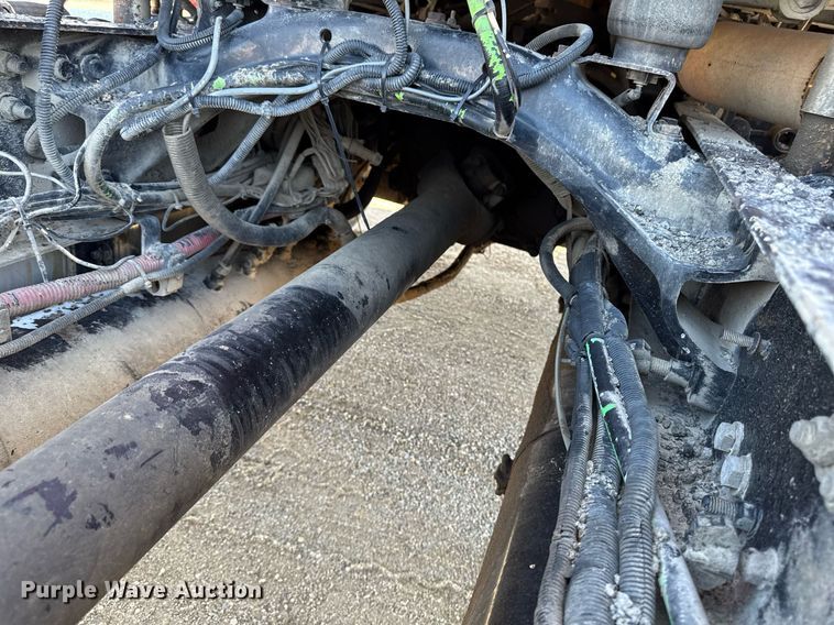 image for item EM3749 2003 Freightliner Columbia semi truck