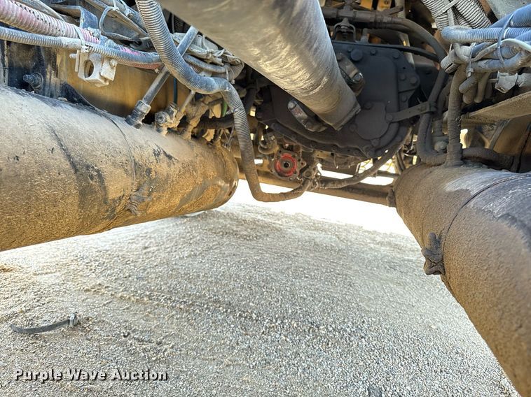 image for item EM3749 2003 Freightliner Columbia semi truck