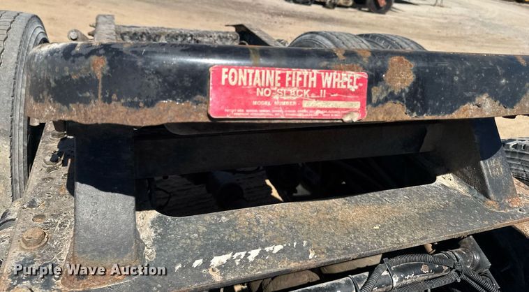 image for item EM3749 2003 Freightliner Columbia semi truck