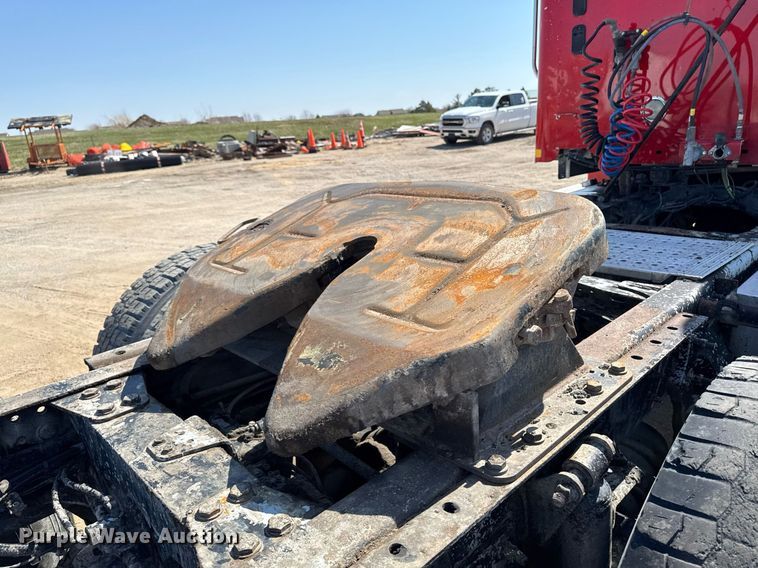 image for item EM3749 2003 Freightliner Columbia semi truck