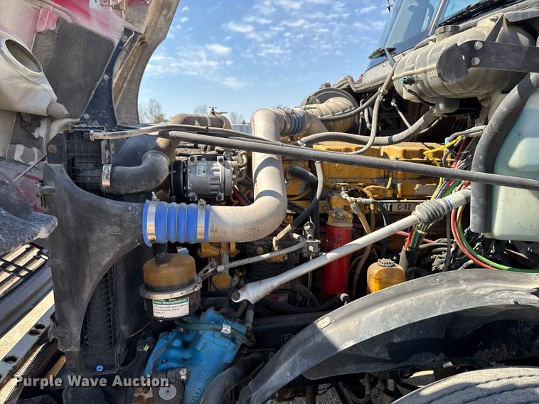 image for item EM3749 2003 Freightliner Columbia semi truck