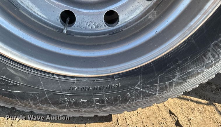 image for item EM3749 2003 Freightliner Columbia semi truck