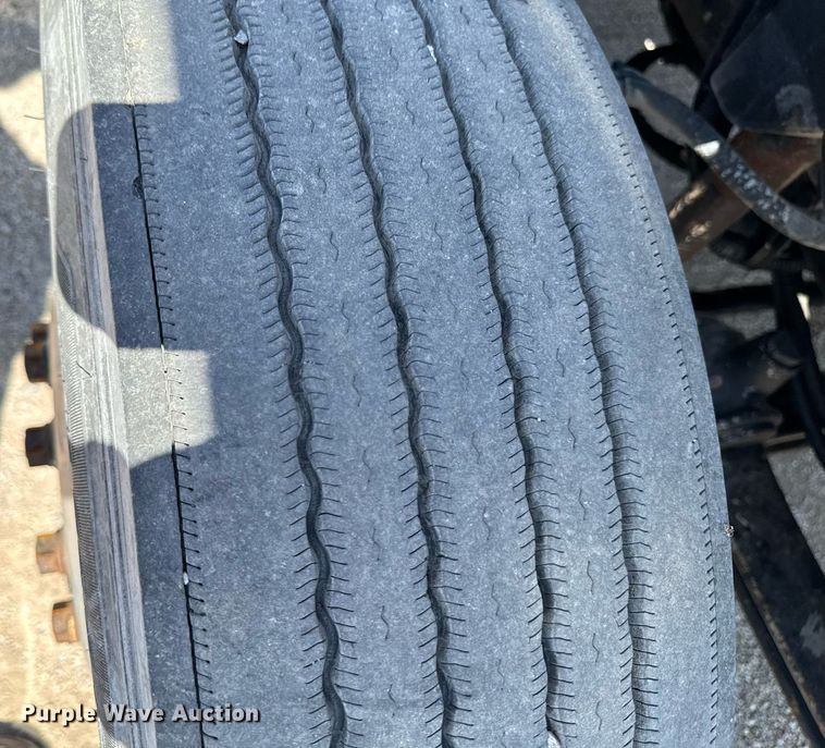 image for item EM3749 2003 Freightliner Columbia semi truck