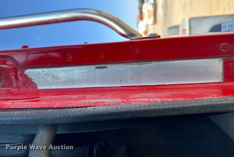 image for item EM3749 2003 Freightliner Columbia semi truck