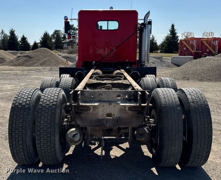 image for item EM3750 1998 Freightliner FLD120SD truck cab and chassis