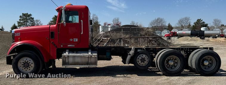 image for item EM3750 1998 Freightliner FLD120SD truck cab and chassis