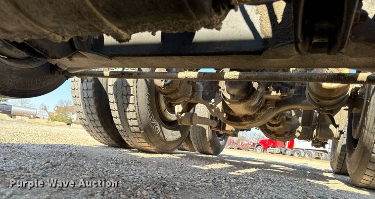 image for item EM3750 1998 Freightliner FLD120SD truck cab and chassis