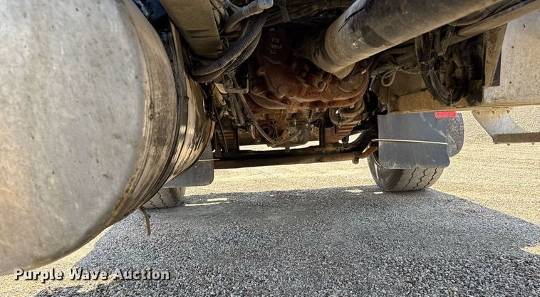 image for item EM3750 1998 Freightliner FLD120SD truck cab and chassis