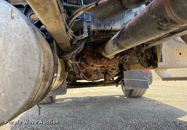 image for item EM3750 1998 Freightliner FLD120SD truck cab and chassis