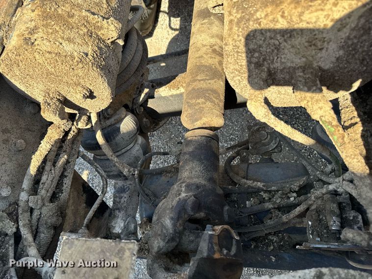 image for item EM3750 1998 Freightliner FLD120SD truck cab and chassis