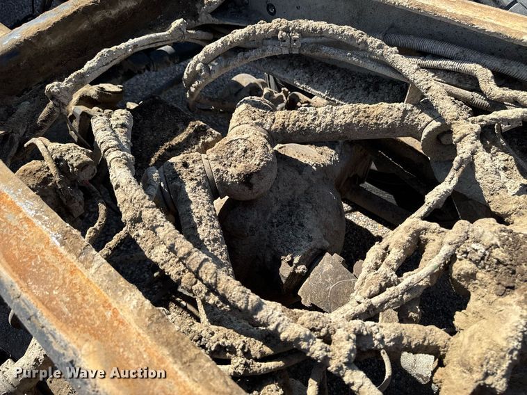 image for item EM3750 1998 Freightliner FLD120SD truck cab and chassis