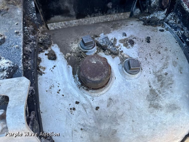 image for item EM3750 1998 Freightliner FLD120SD truck cab and chassis