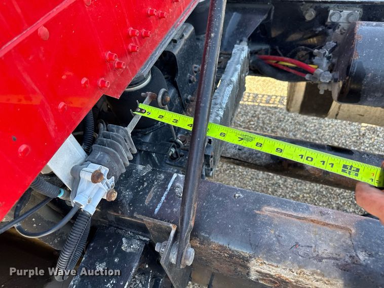 image for item EM3750 1998 Freightliner FLD120SD truck cab and chassis