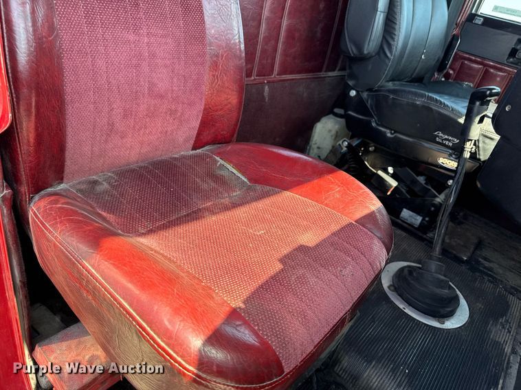 image for item EM3750 1998 Freightliner FLD120SD truck cab and chassis