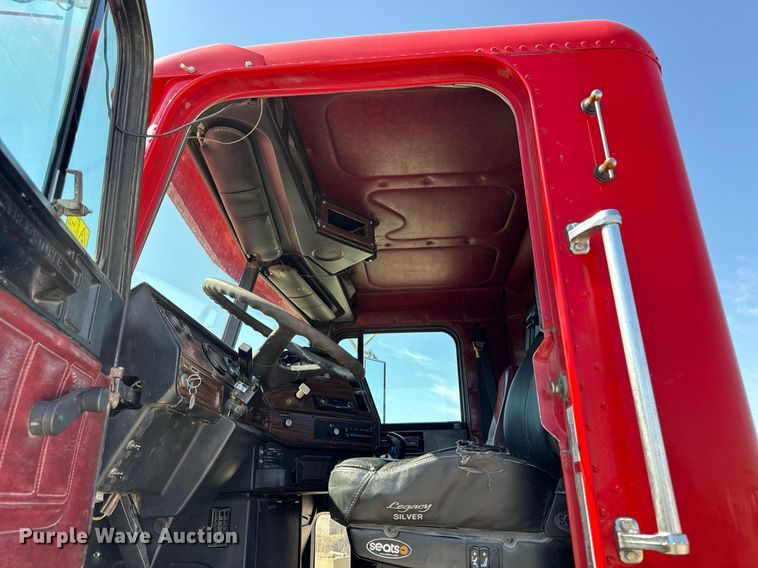 image for item EM3750 1998 Freightliner FLD120SD truck cab and chassis