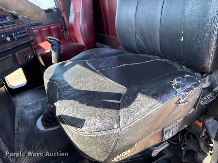 image for item EM3750 1998 Freightliner FLD120SD truck cab and chassis