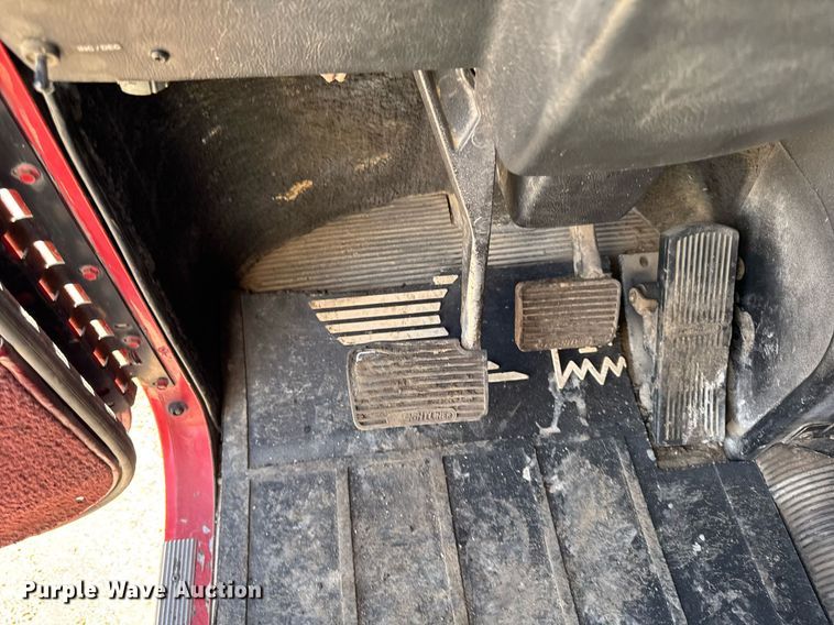 image for item EM3750 1998 Freightliner FLD120SD truck cab and chassis