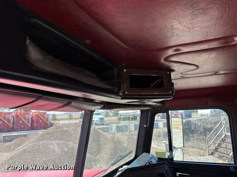 image for item EM3750 1998 Freightliner FLD120SD truck cab and chassis