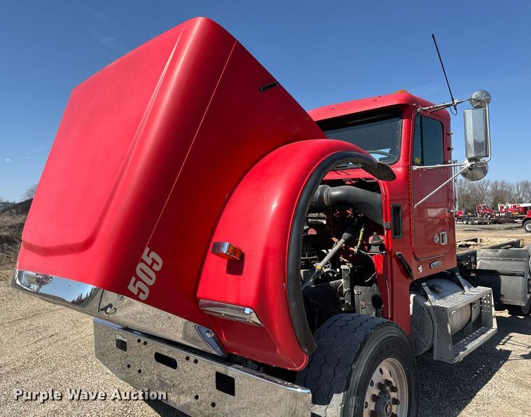 image for item EM3750 1998 Freightliner FLD120SD truck cab and chassis