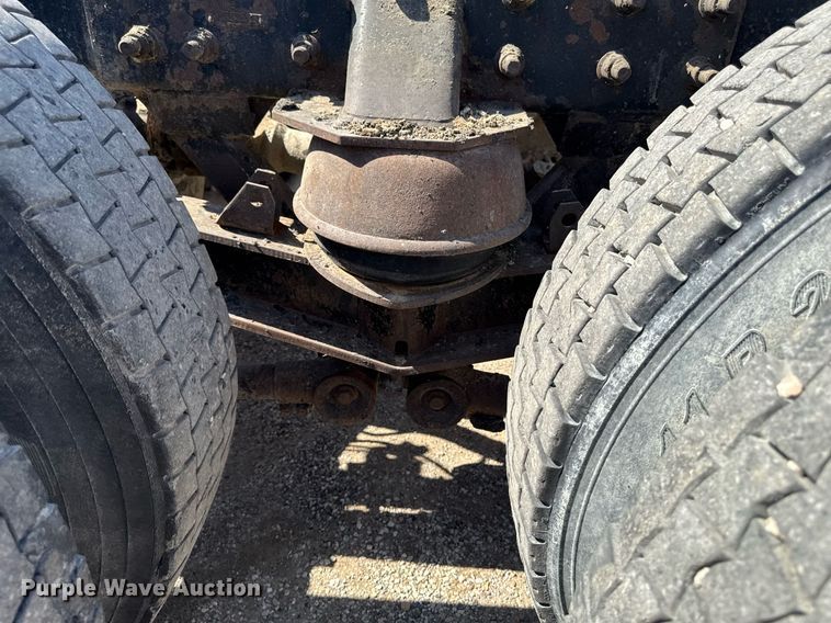 image for item EM3750 1998 Freightliner FLD120SD truck cab and chassis