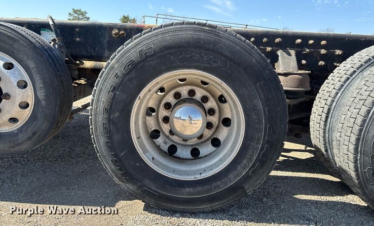 image for item EM3750 1998 Freightliner FLD120SD truck cab and chassis