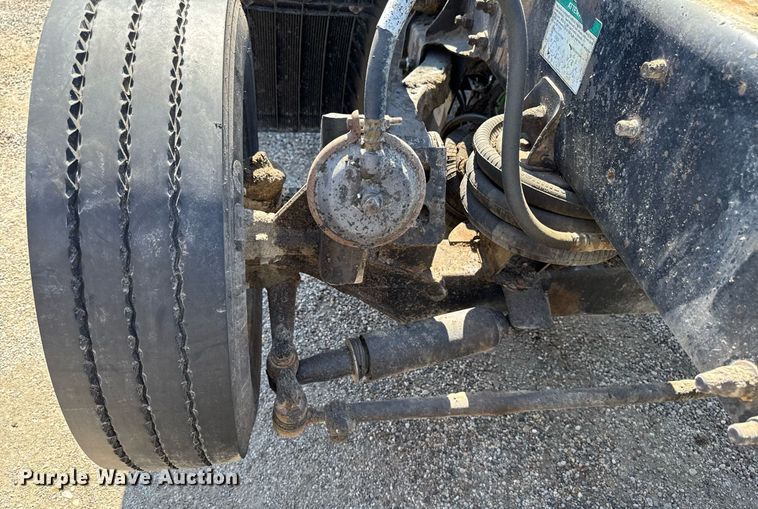 image for item EM3750 1998 Freightliner FLD120SD truck cab and chassis