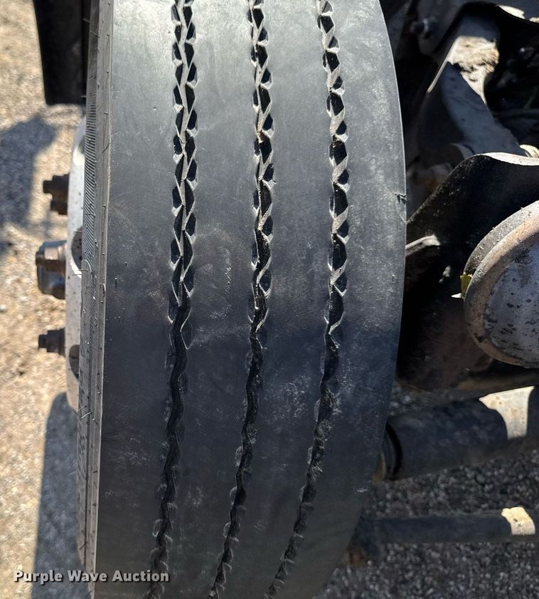 image for item EM3750 1998 Freightliner FLD120SD truck cab and chassis