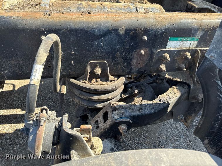 image for item EM3750 1998 Freightliner FLD120SD truck cab and chassis