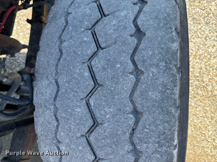 image for item EM3750 1998 Freightliner FLD120SD truck cab and chassis