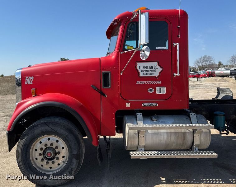 image for item EM3751 1998 Freightliner FLD120SD truck cab and chassis