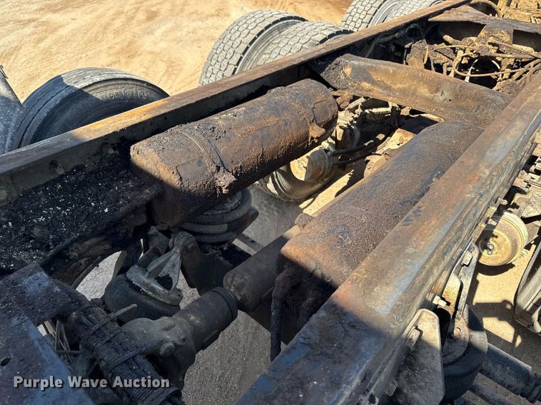 image for item EM3751 1998 Freightliner FLD120SD truck cab and chassis