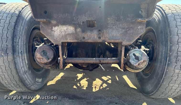 image for item EM3751 1998 Freightliner FLD120SD truck cab and chassis