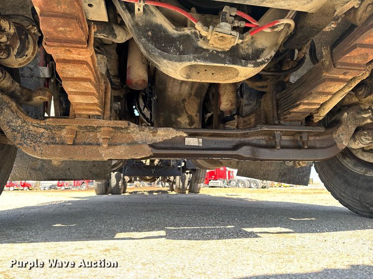 image for item EM3751 1998 Freightliner FLD120SD truck cab and chassis