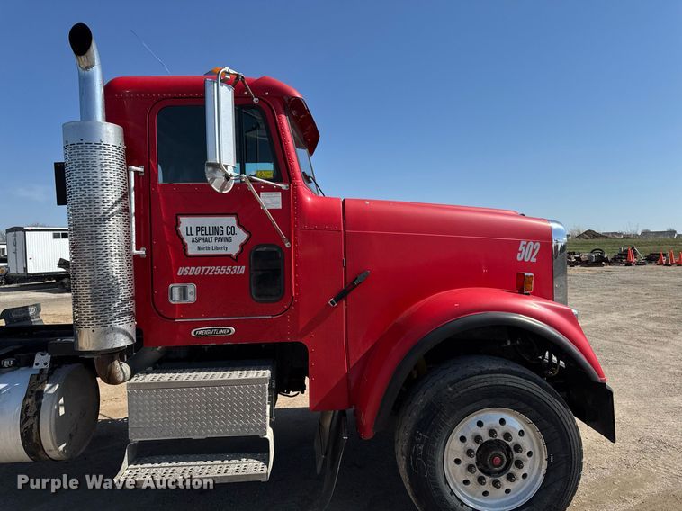 image for item EM3751 1998 Freightliner FLD120SD truck cab and chassis