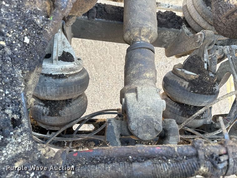 image for item EM3751 1998 Freightliner FLD120SD truck cab and chassis